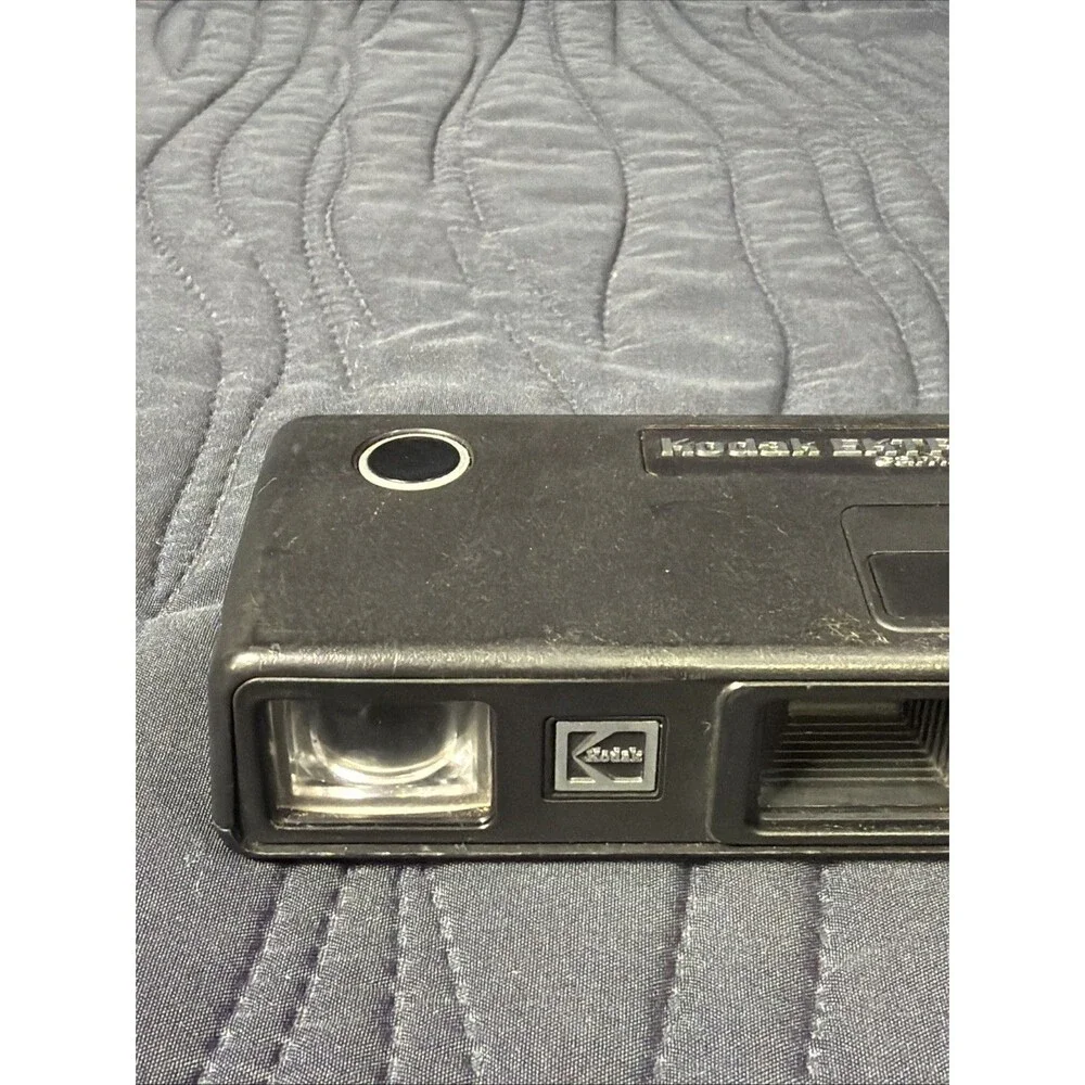 Vintage Kodak EK2 Pocket Camera w/ EKTRA Flash 22mm f/5.6 Parts or Repair